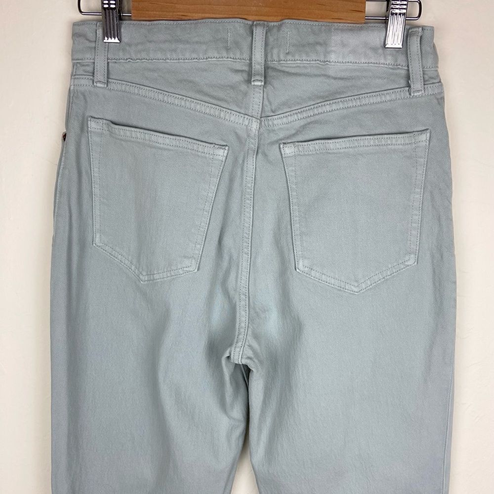 Abercrombie & Fitch 90’s Straight Ultra High-Rise Jeans - Light Gray - Picture 7 of 8